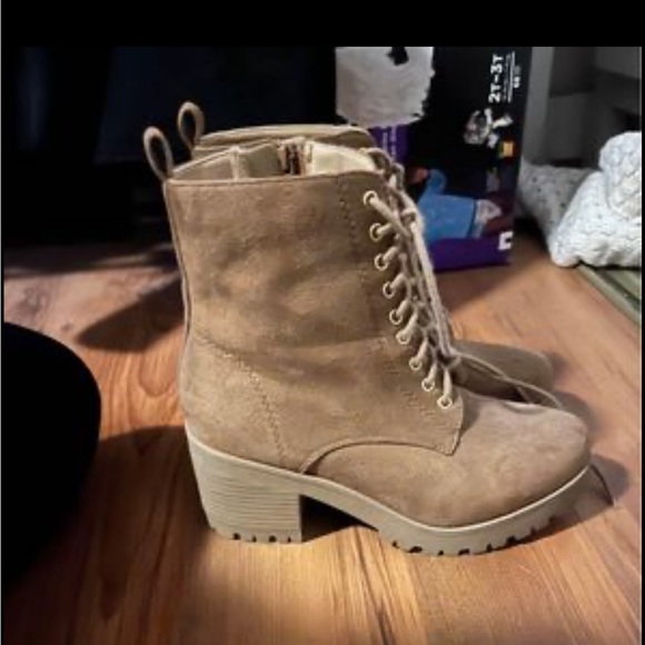 Boots - Picture 1 of 3